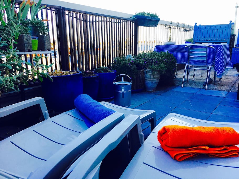 Two Sun-Bed for you to relax and enjoy the sun or just relax & chill after your trips & visits in Paris & around