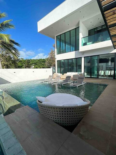 Luxury oceanfront house
