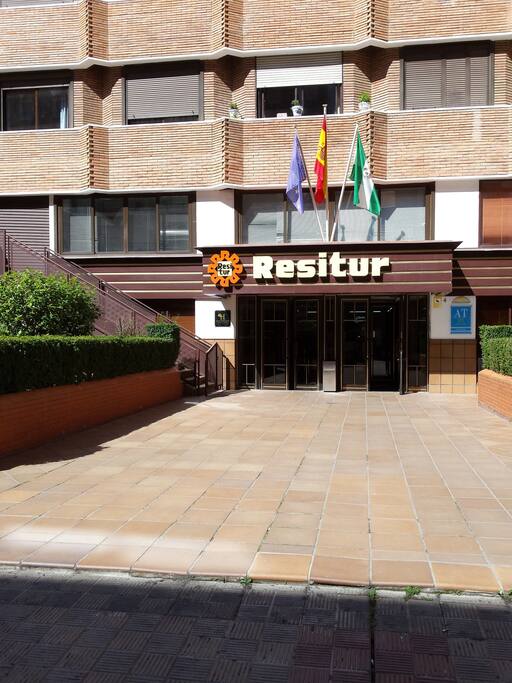 Entrada al apartahotel