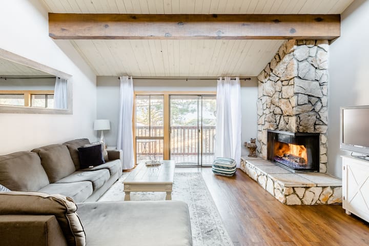 Feet From Slopes Remodeled Snow Summit Cabin