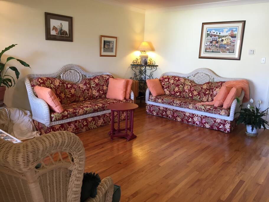 Front livingroom