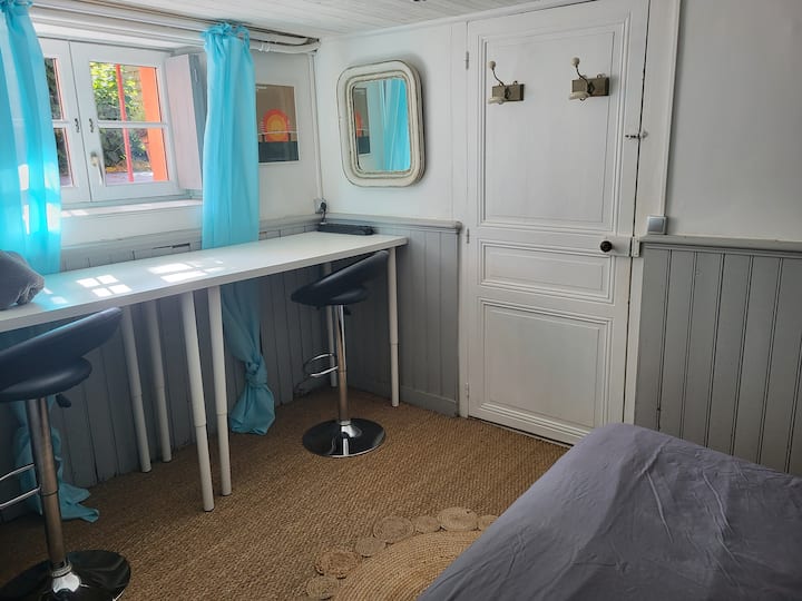 Me hapësirë të madhe zyre. 