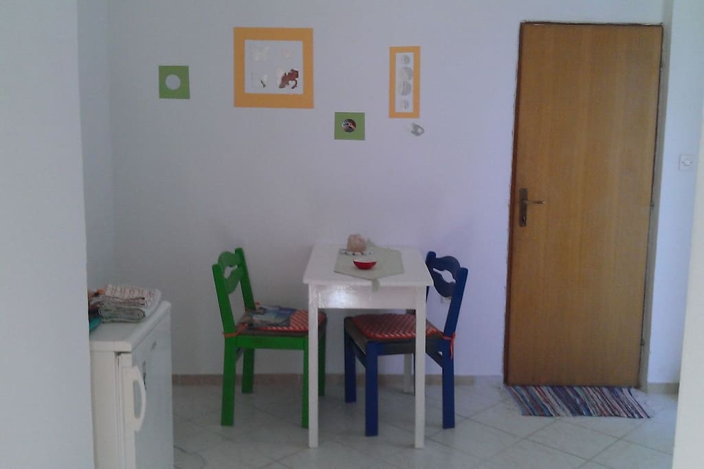Kitchen table