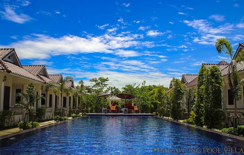 Double bed bungalow by Thanawong pool villa