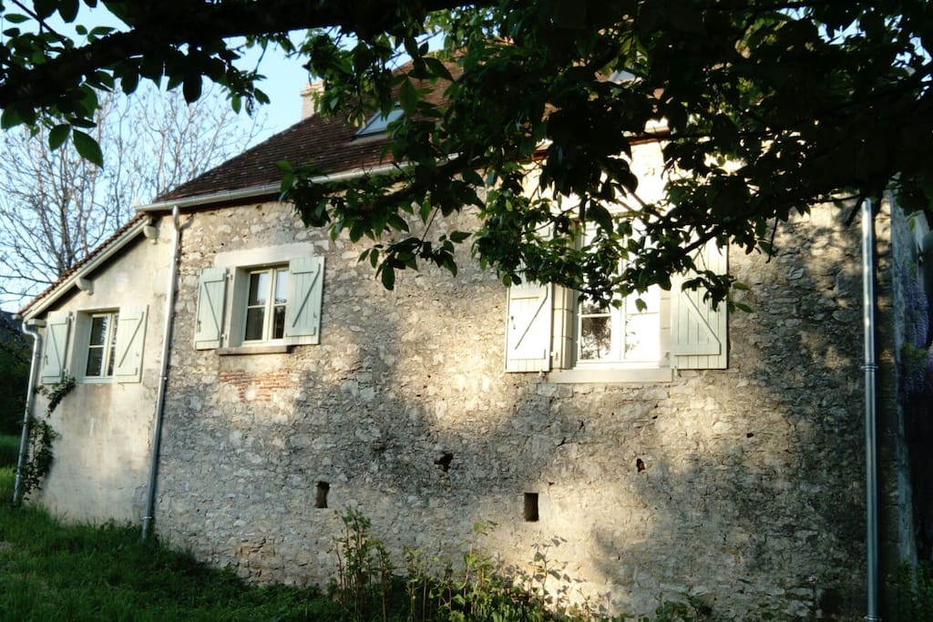 La façade côté Dordogne