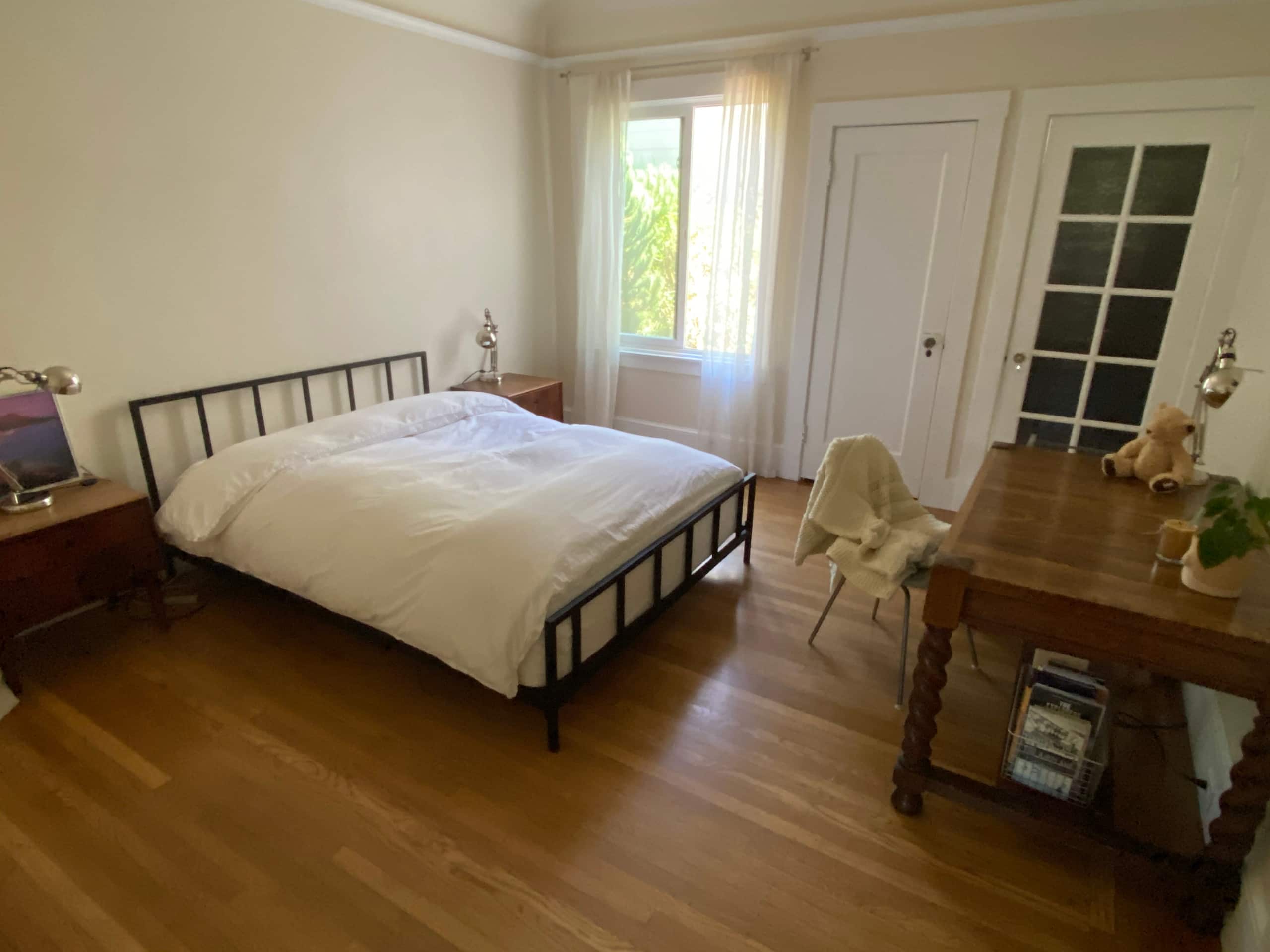 Home in San Francisco · ★4.5 · 2 bedrooms · 2 beds · 1.5 baths - Image 13