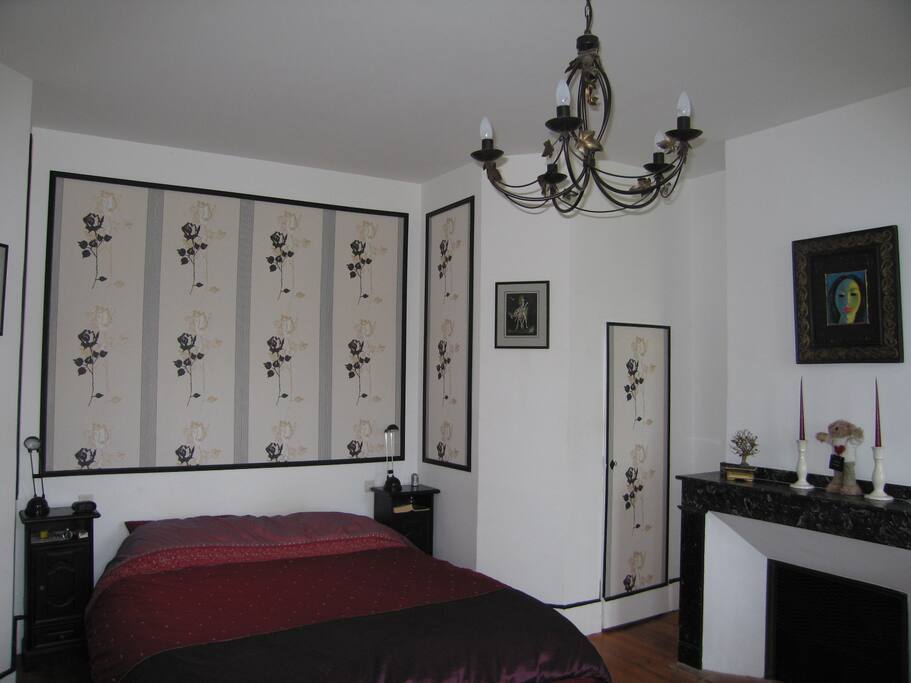 Bedroom with king size bed and en-suite