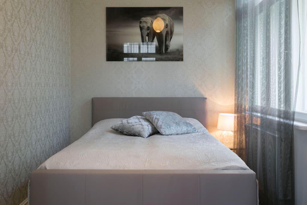 Bed room