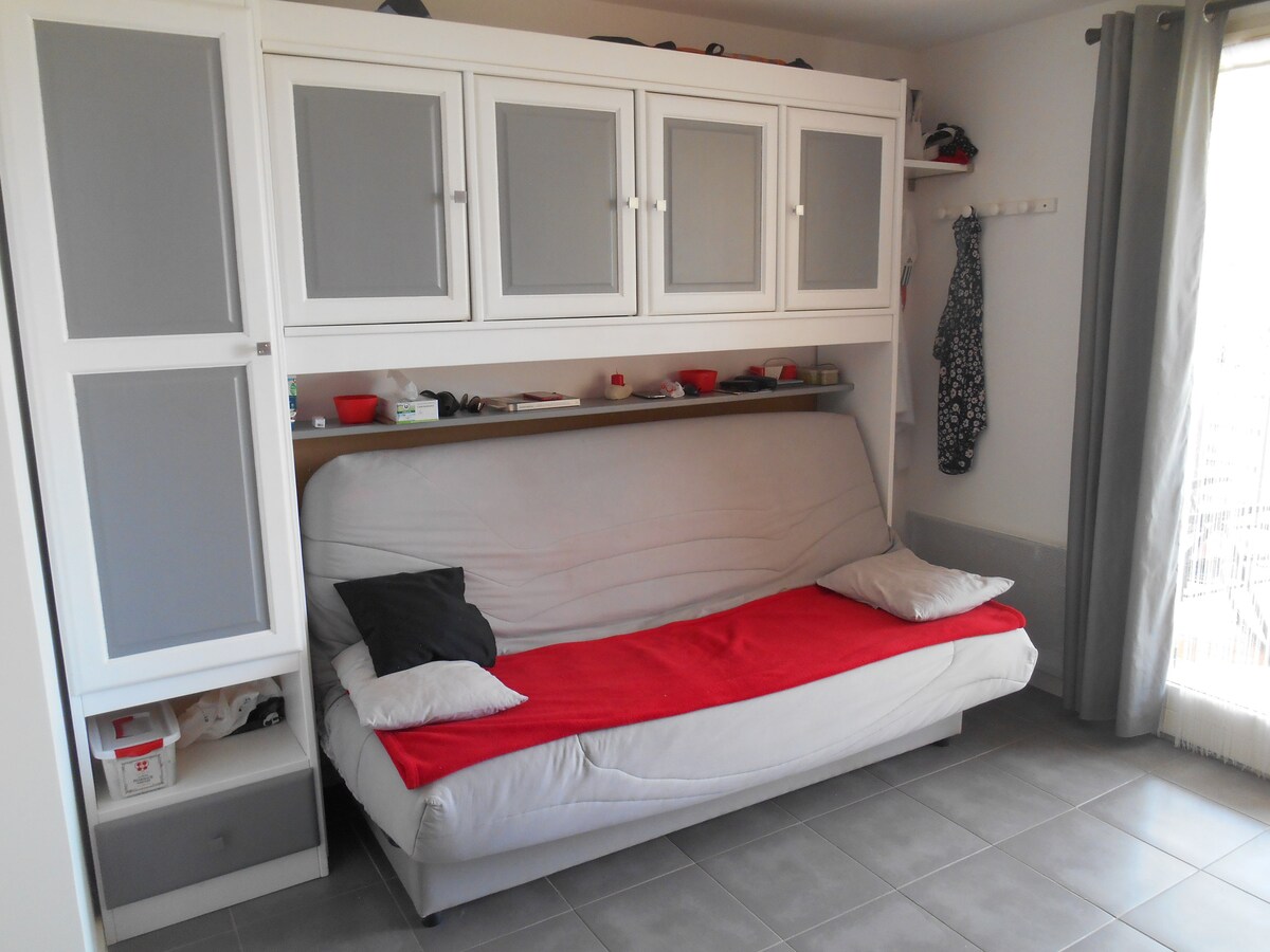 พื้นที่นั่งเล่น