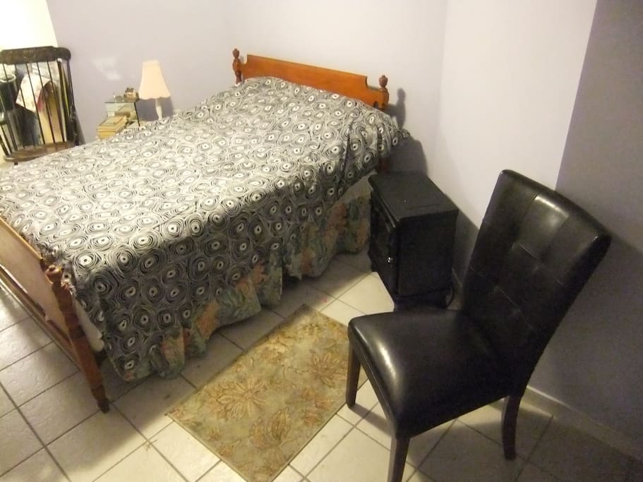 Fullsize bed