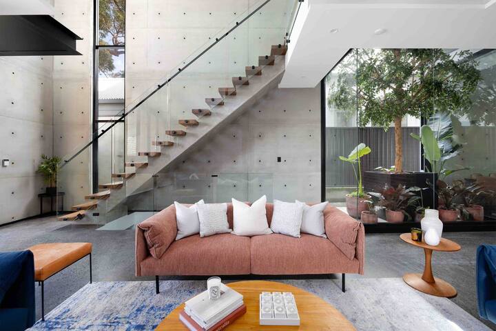 Bondi Beach Arc Masterpiece Home gallery image 3