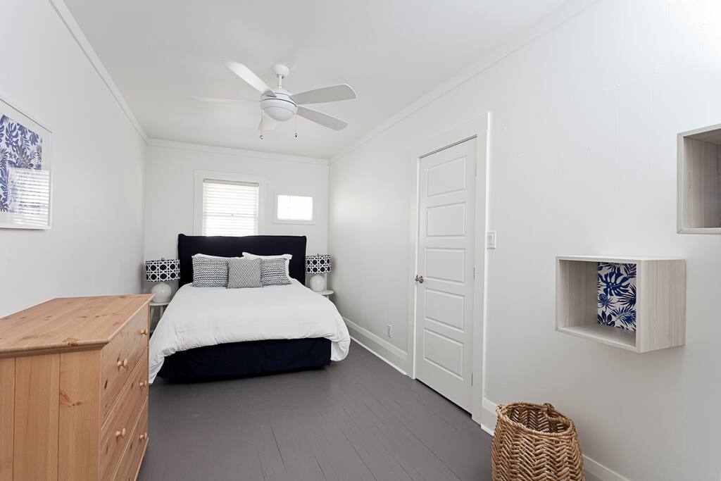 Cool, clean decor in the queen size bed room