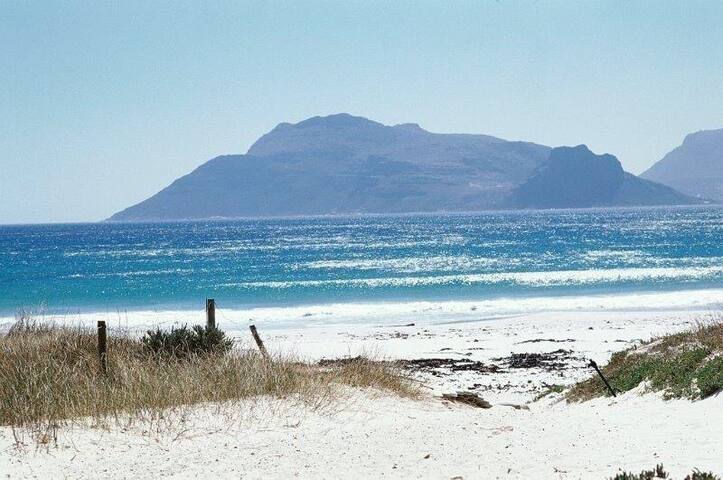 Idyllic beach house in Kommetjie.