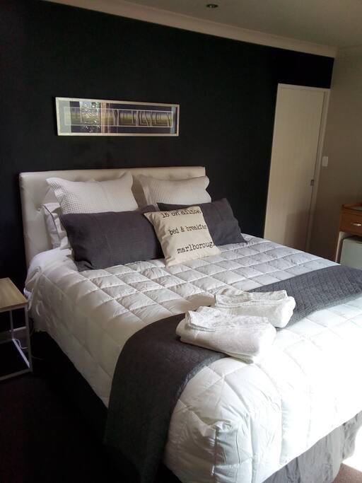 King size bed