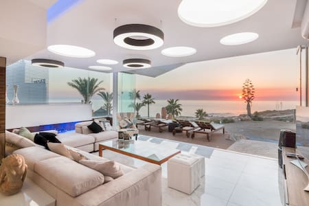 Luxury modern villa on the beach!