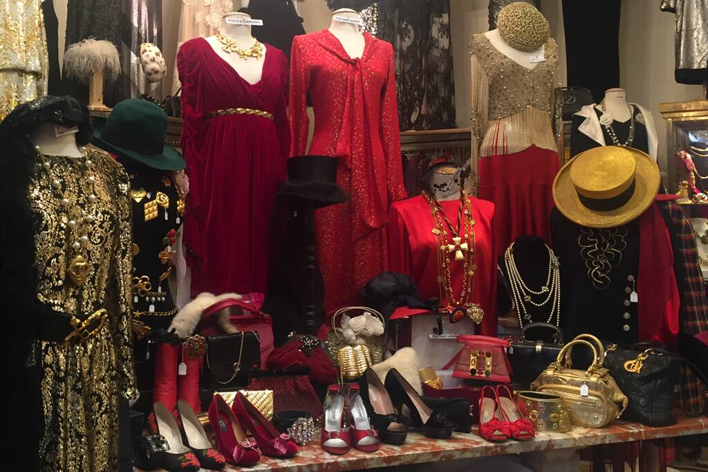 Vintage fashion in Paris