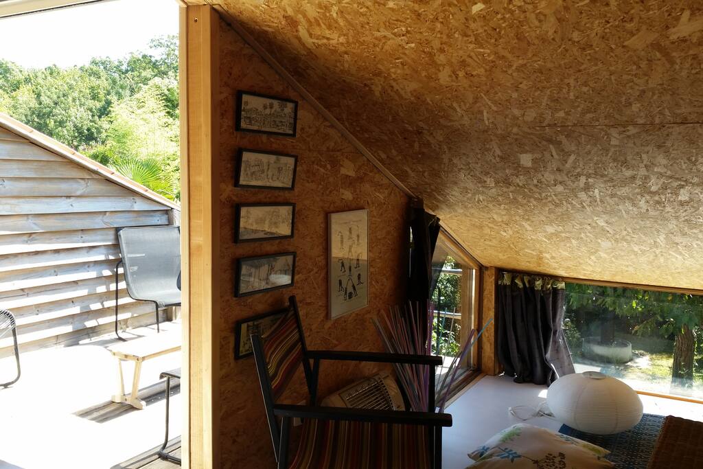 Studio droit côte terrasse