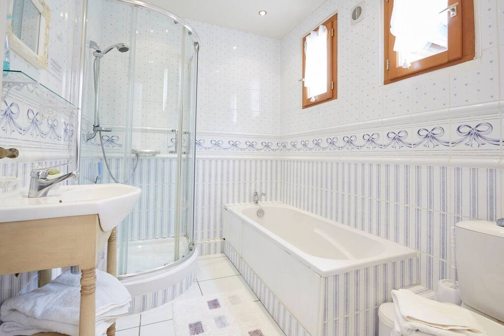salle de bain et doucha