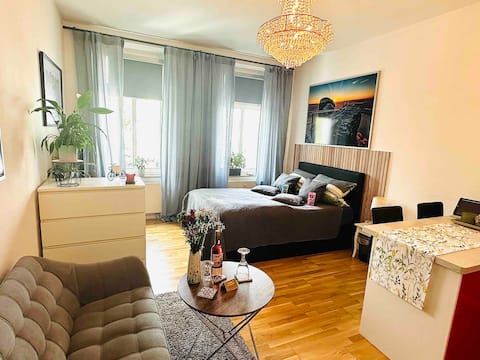 Beliebte Airbnb-Anzeige: Beautiful small apartment Leipzig - Bath/Wifi Free in Volkmarsdorf