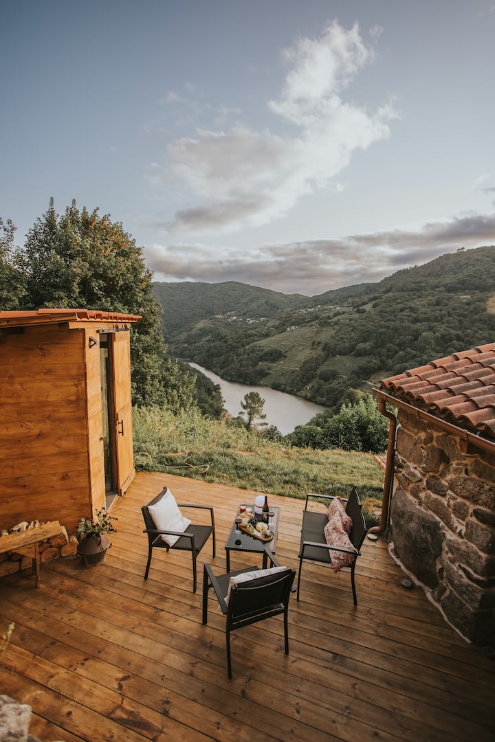 House near a wine area in Ribeira Sacra (Galicia)
