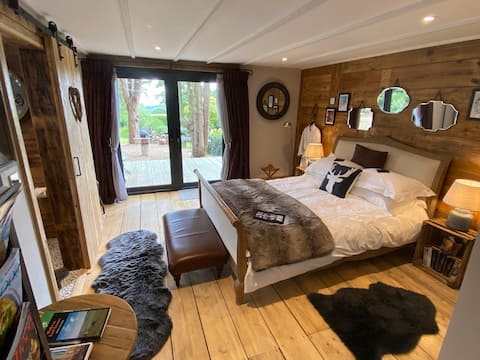 The Lodge & Private Tennis Court