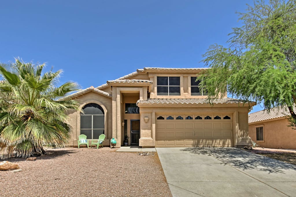 2,500 square feet of space, 4 beds & 3 baths means plenty of room to entertain!