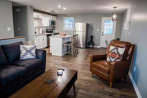 Charming Grove City/Columbus House- Sleeps 8