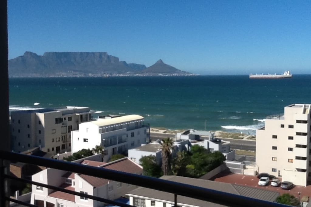 Table Mountain clearly seen