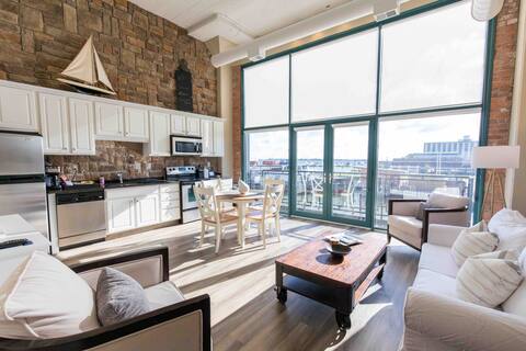 Waterfront Getaway For Six w/ Cedar Point View!