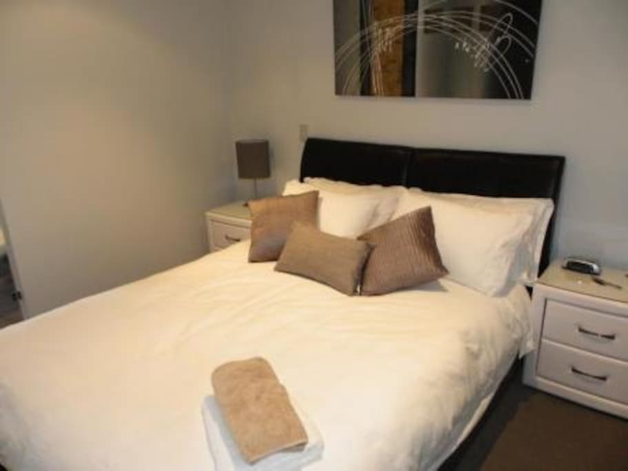 Queen bed