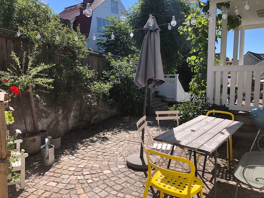 Front side outdoor patio