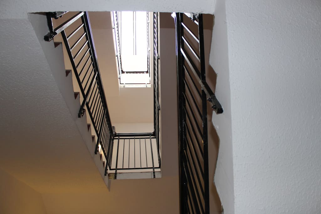2nd floor apartment in a secure and refurbished building.