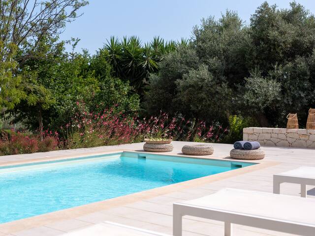 Levantes Luxury Home – Nature Inspired, Pool & BBQ gallery image 3