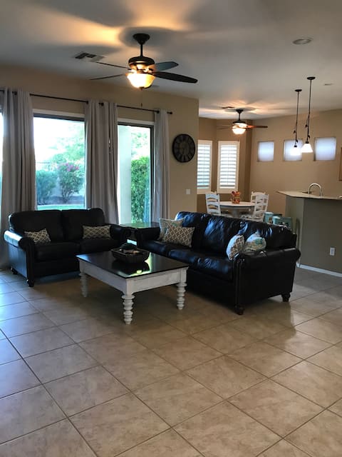 Successful Airbnb property: Quaint Westgate Retreat - 30 min walk to Stadium in Glendale
