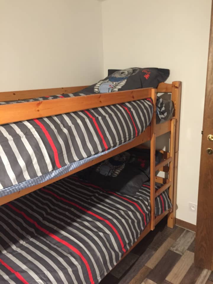 საძინებელი 1