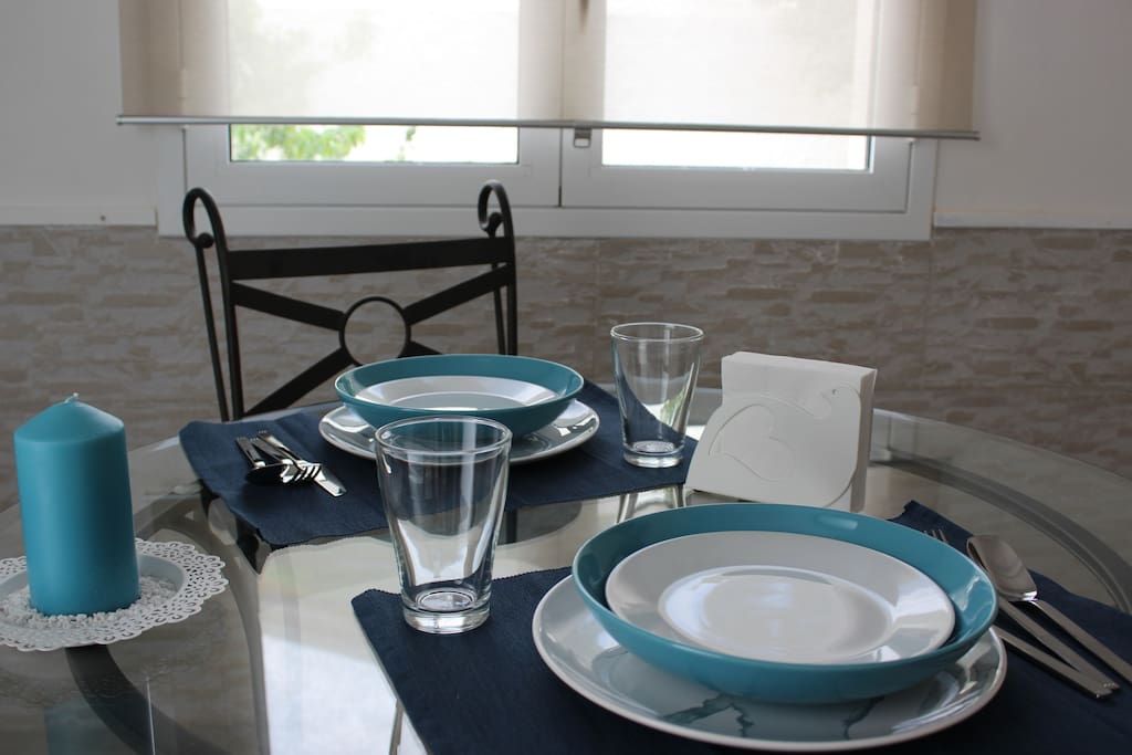 Cucina - Particolare tavolo da pranzo