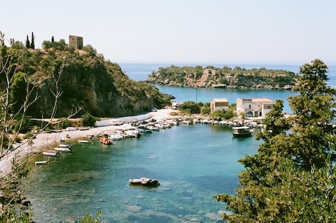 Stone house with sea view in Kardamyli.