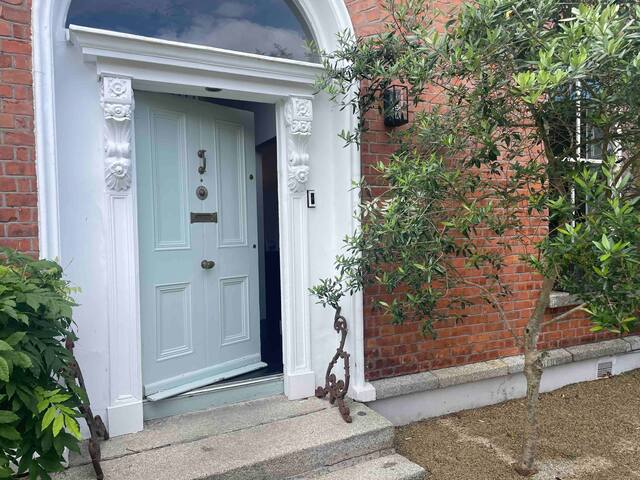 Ranelagh Gorgeous Serene Family Home D6. gallery image 2