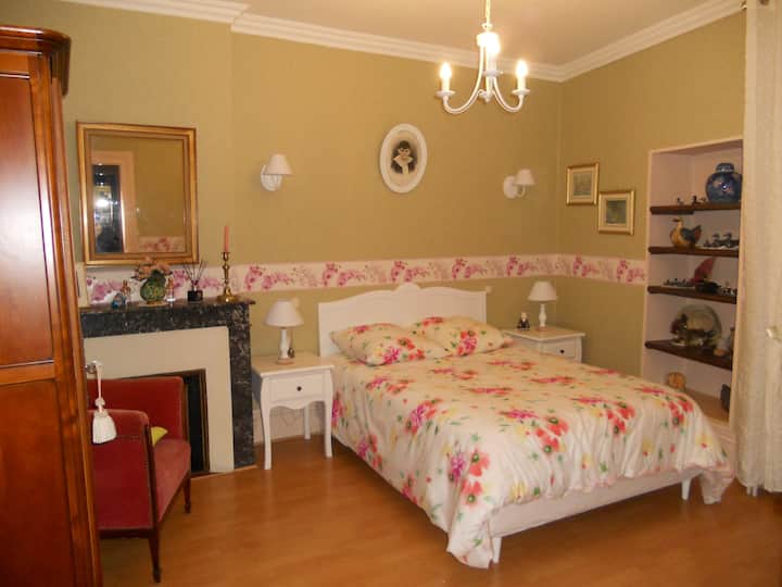 חדר בצד הרחוב