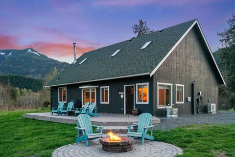 Family, BIG views 15min to MtRainier 2 BR fire pit