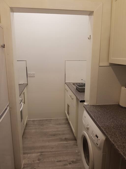 Washing machine,cooker,
microwave and crockery all available.