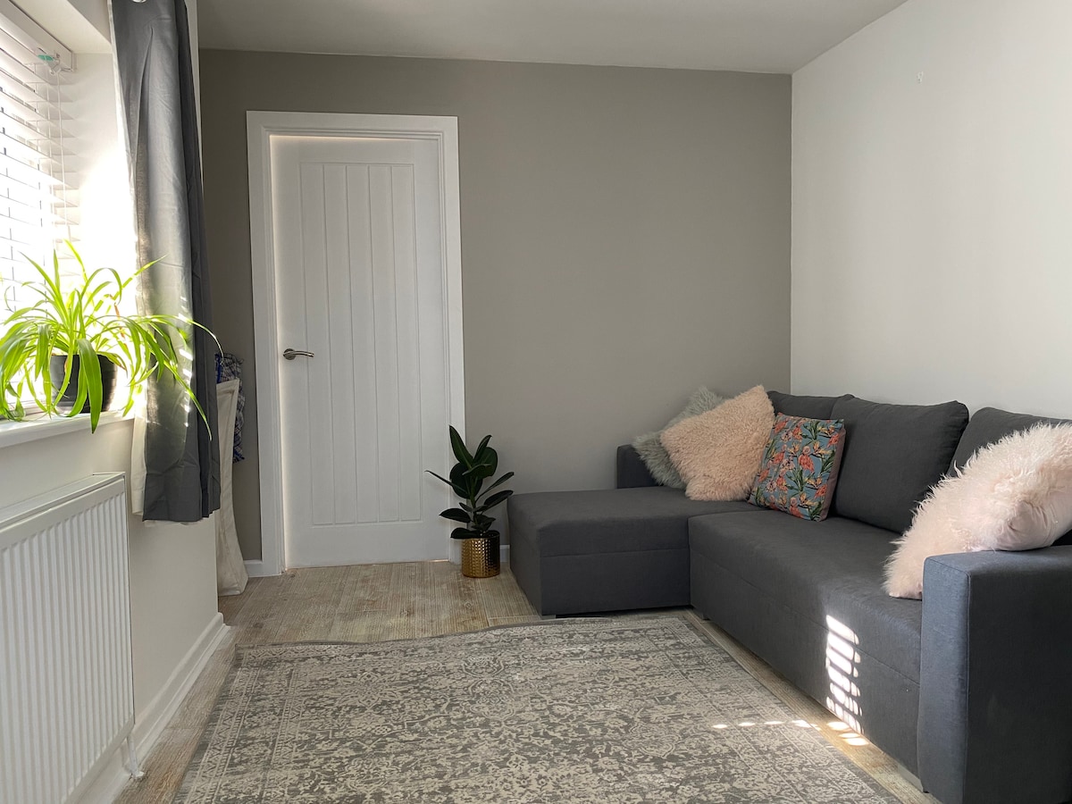 Annuncio Airbnb popolare: Self contained air b&b near Sandbanks beach. a Studland