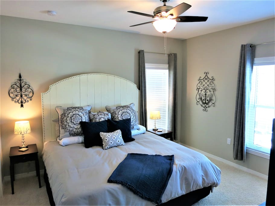 Master Bedroom-King Bed