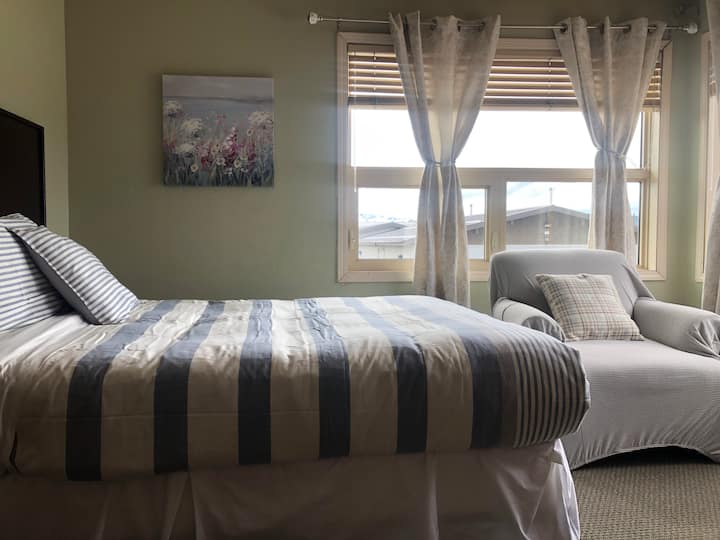 Hinton Vacation Rentals & Homes Alberta, Canada Airbnb