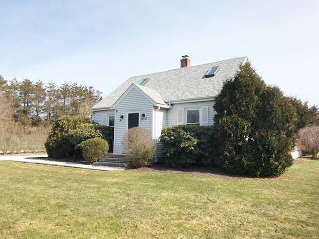 Kane Cottage, close to beaches gallery image 2