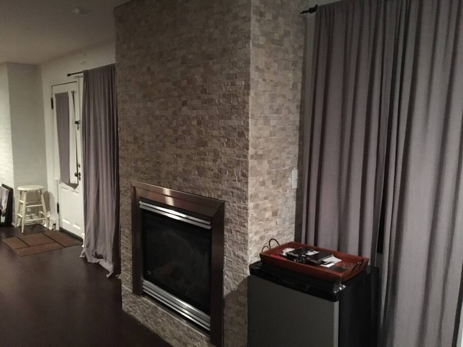 Mini fridge & Fireplace