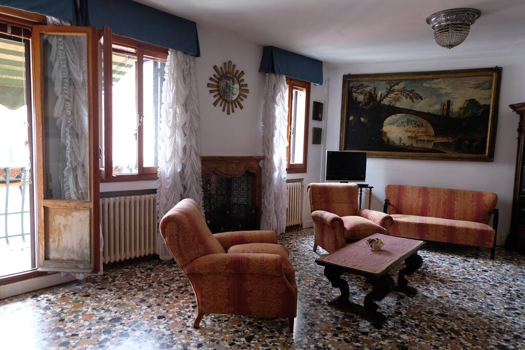 Salone