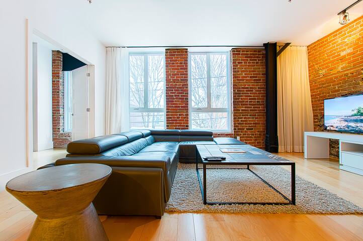 104 – Lofts St-Joseph – Par Les Lofts Vieux-QC gallery image 4