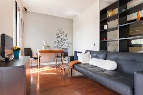 Top performing Airbnb: Patio Apartment with River View in Penha De França