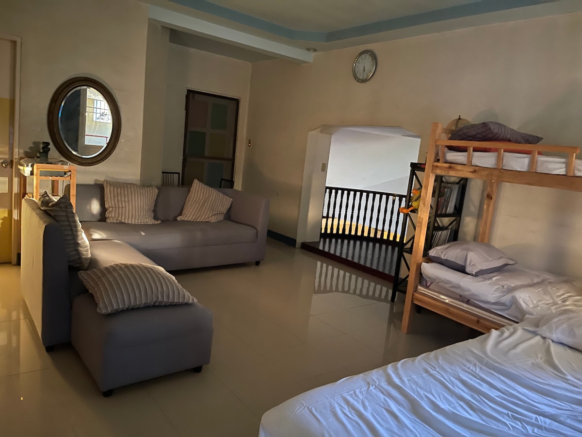 Sala de estar en el segundo piso